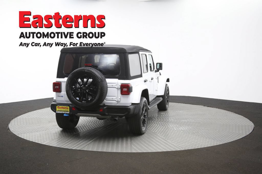 Used 2022 Jeep Wrangler Unlimited Sahara w/ Cold Weather Group AWD/4WD image 40