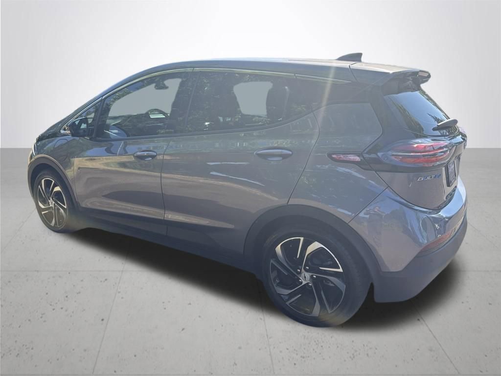 Used 2023 Chevrolet Bolt LT w/ Infotainment Package FWD image 8