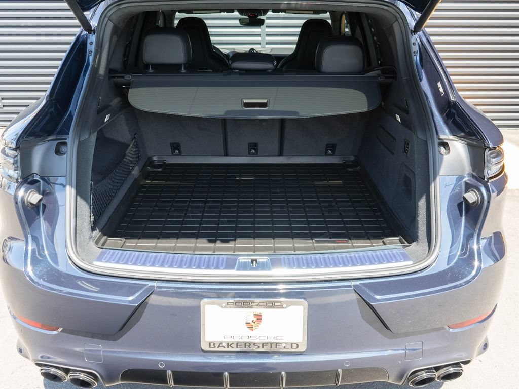 Used 2025 Porsche Cayenne GTS AWD/4WD image 35