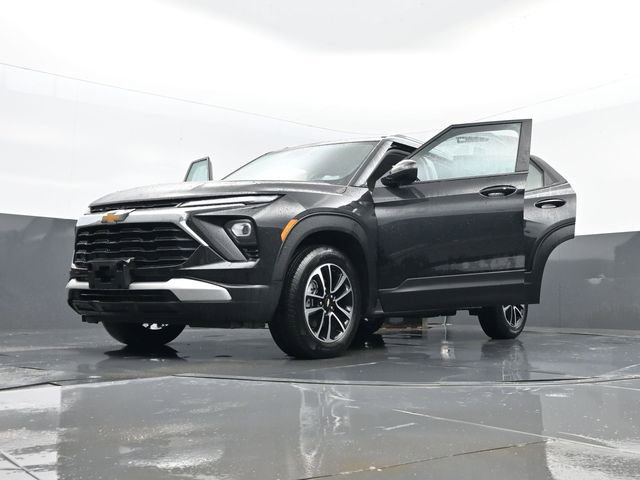 Used 2025 Chevrolet TrailBlazer LT AWD/4WD image 31