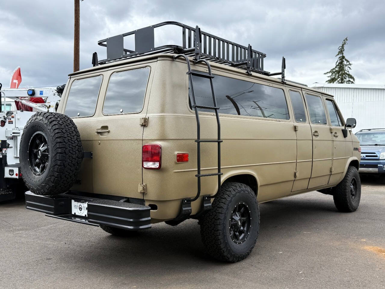 Used 1990 Chevrolet G30 Heavy-Duty Extended Sportvan RWD image 8