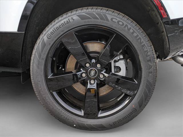 Used 2025 Land Rover Defender 110 X-Dynamic SE AWD/4WD image 10
