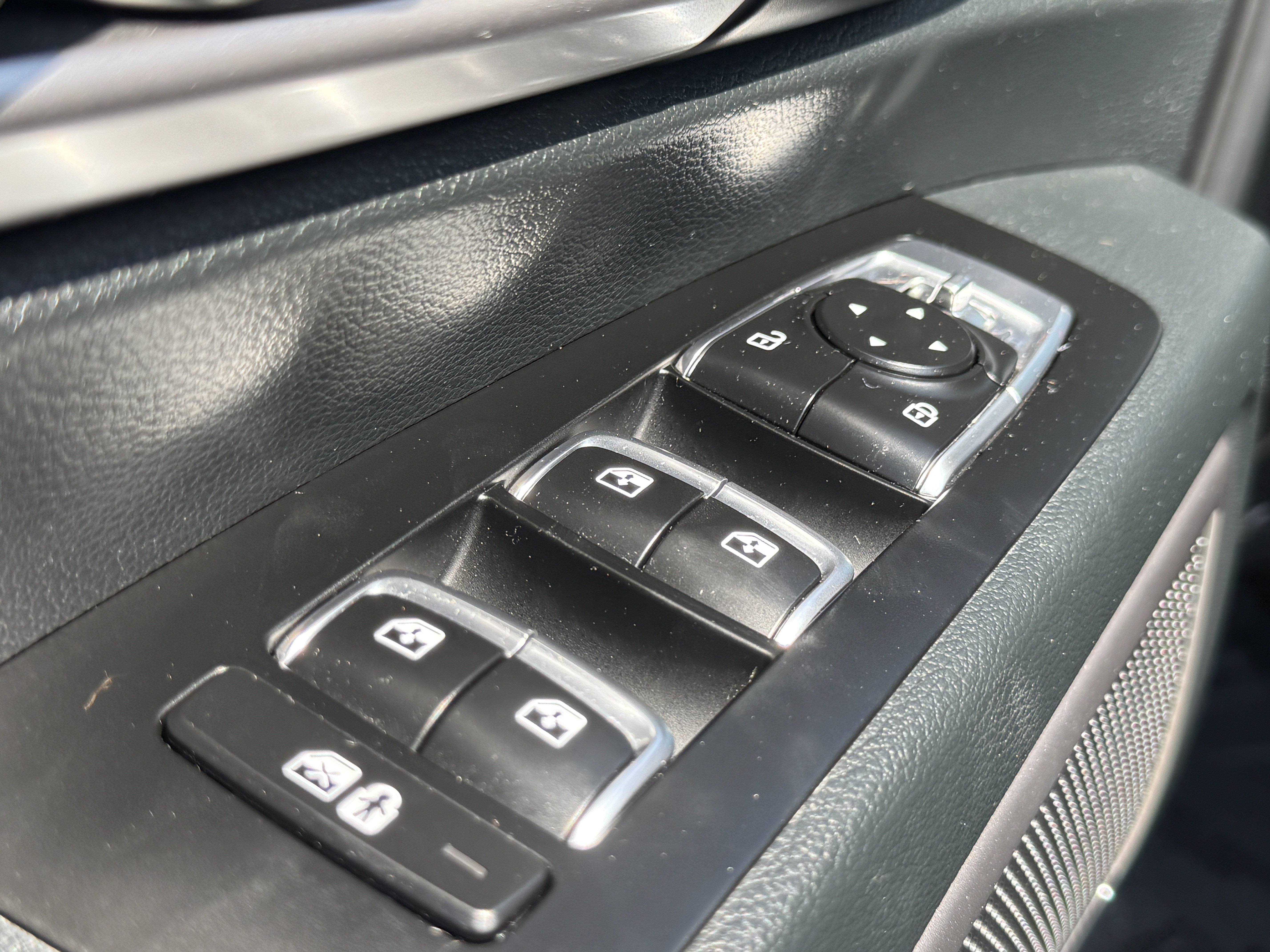 Used 2025 Kia Telluride S image 14