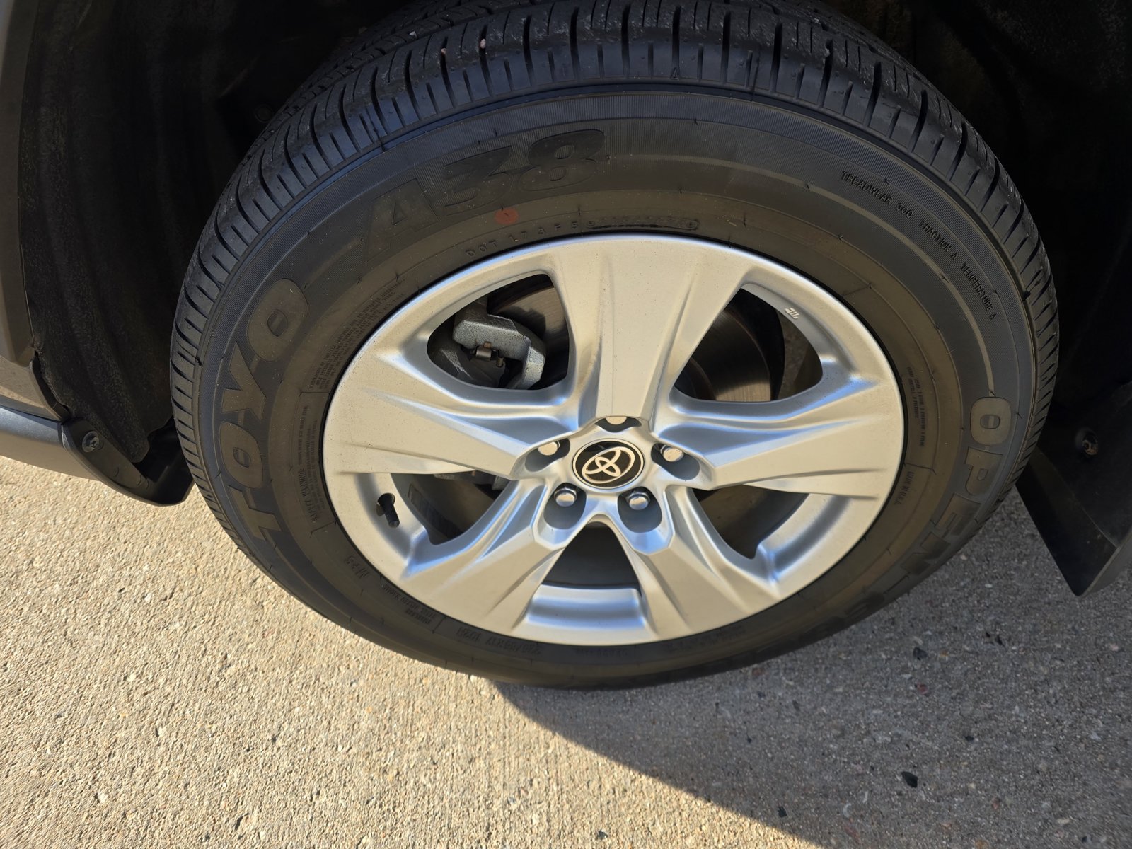 Used 2021 Toyota RAV4 XLE AWD/4WD image 9