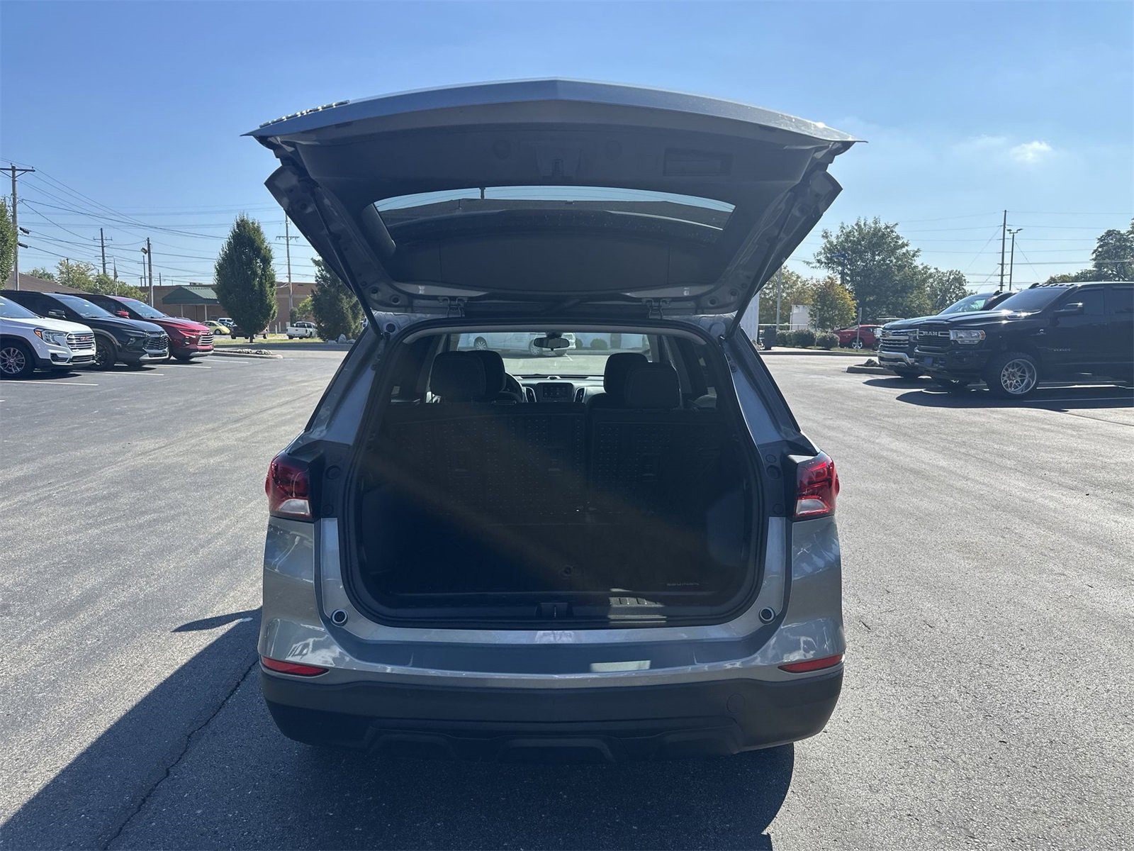 Used 2023 Chevrolet Equinox LS w/ LS Convenience Package image 24