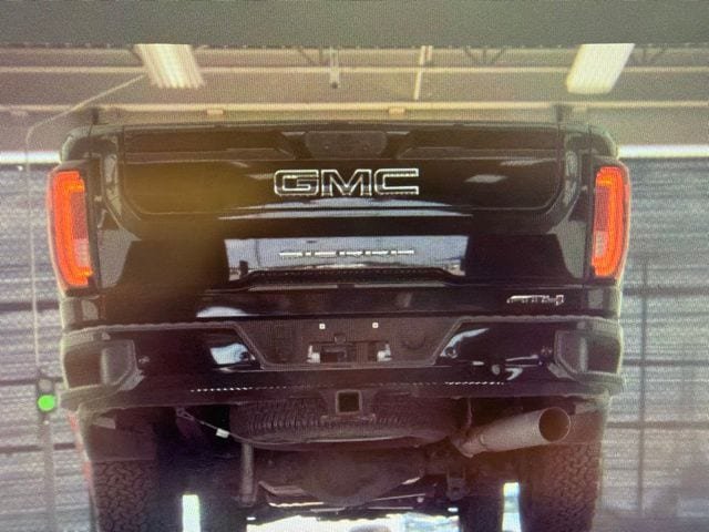 Used 2023 GMC Sierra 2500 AT4 w/ AT4 Preferred Package AWD/4WD image 11