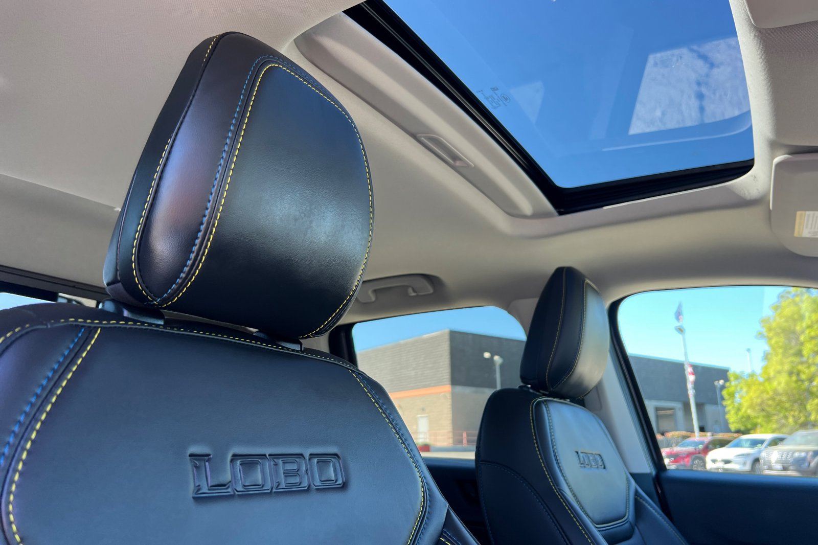 Used 2025 Ford Maverick Lobo AWD/4WD image 16