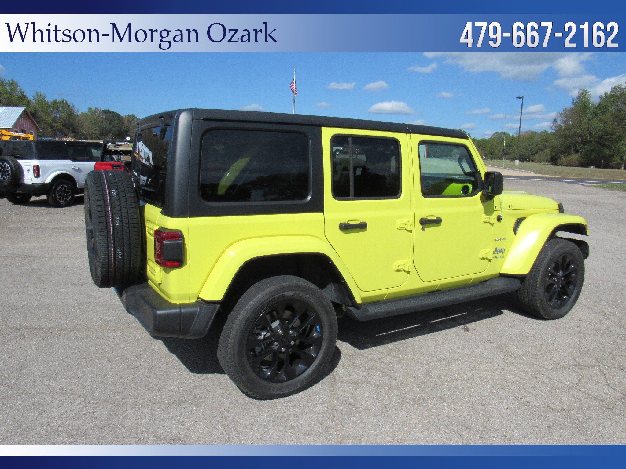 Used 2022 Jeep Wrangler Unlimited Sahara w/ Cold Weather Group AWD/4WD image 15