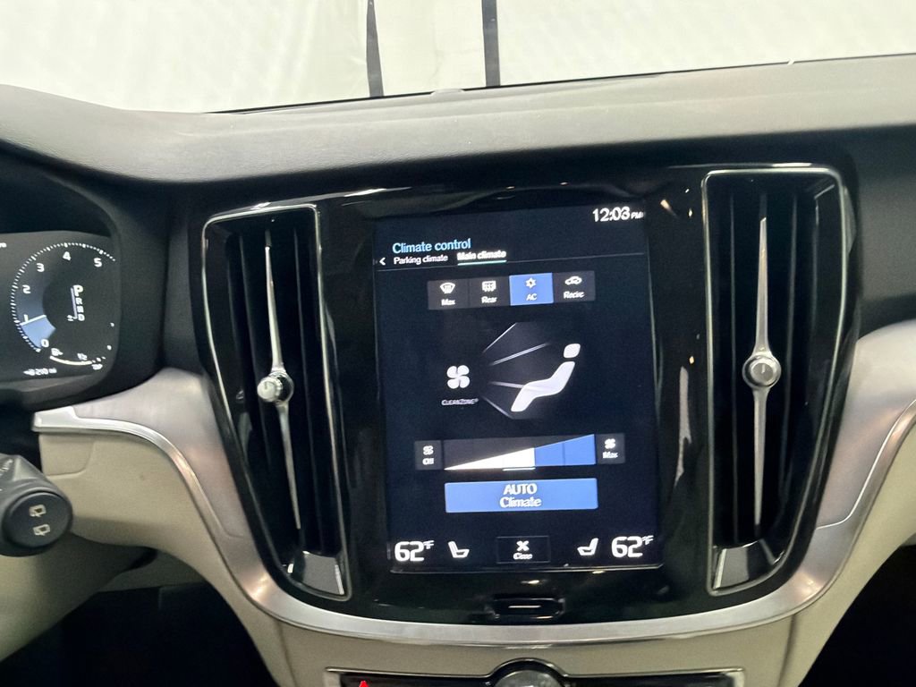 Used 2020 Volvo V60 T5 Cross Country AWD/4WD image 31