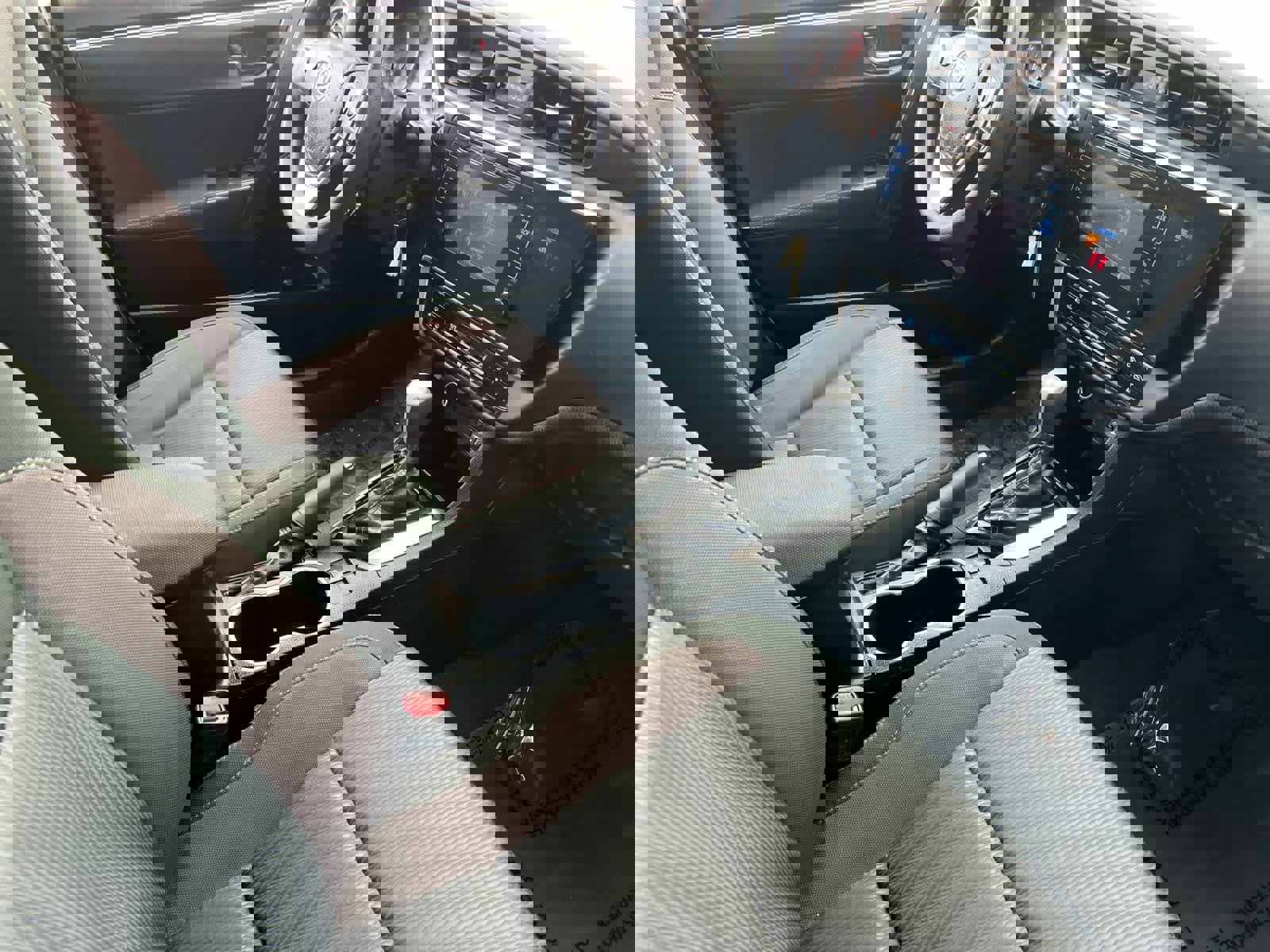 Used 2019 Toyota Corolla LE image 16