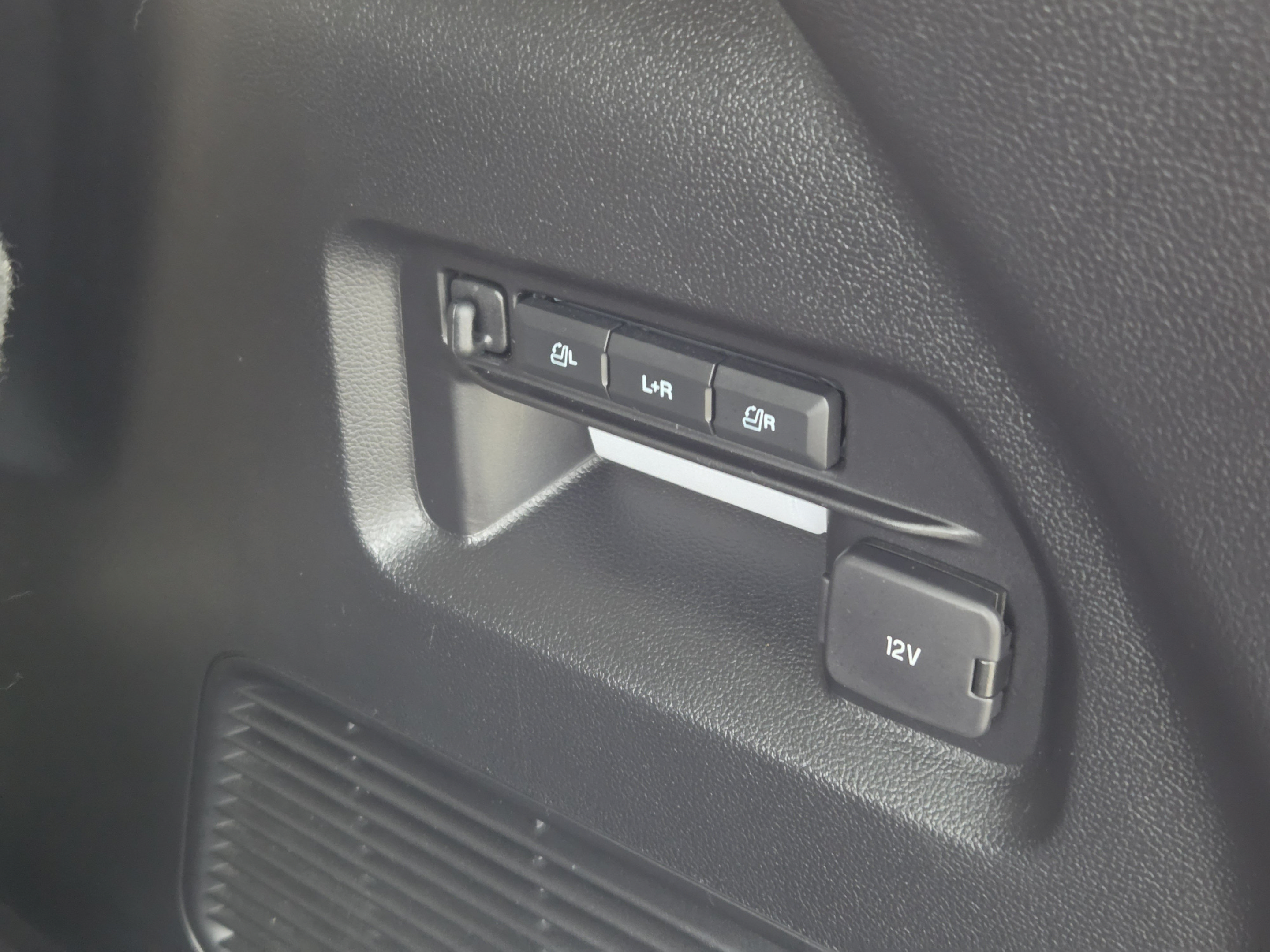Used 2020 Ford Explorer Limited RWD image 33