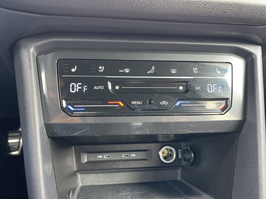 Used 2023 Volkswagen Tiguan SEL R-Line image 16