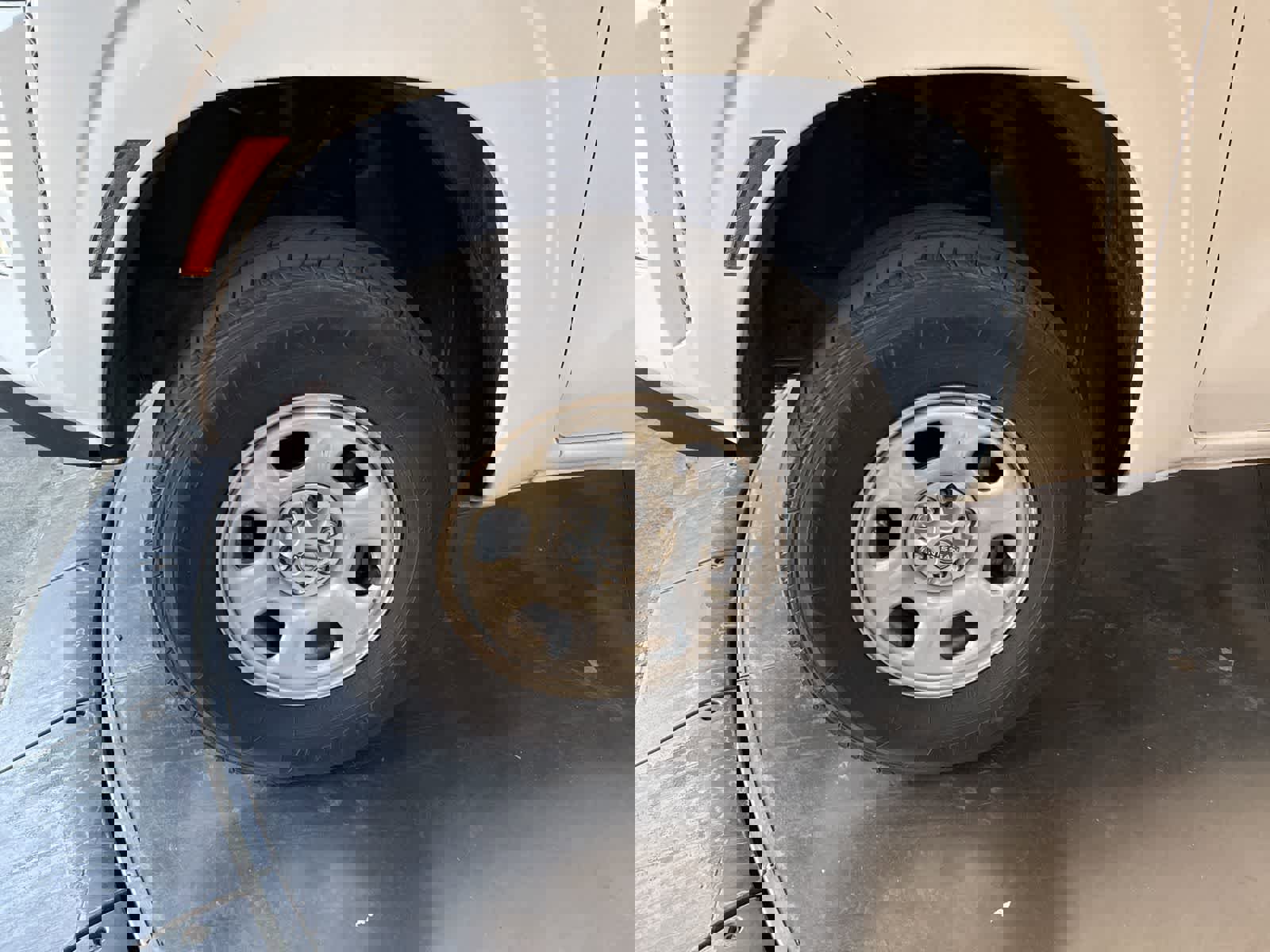 Used 2022 Nissan Frontier S w/ Technology Package image 2