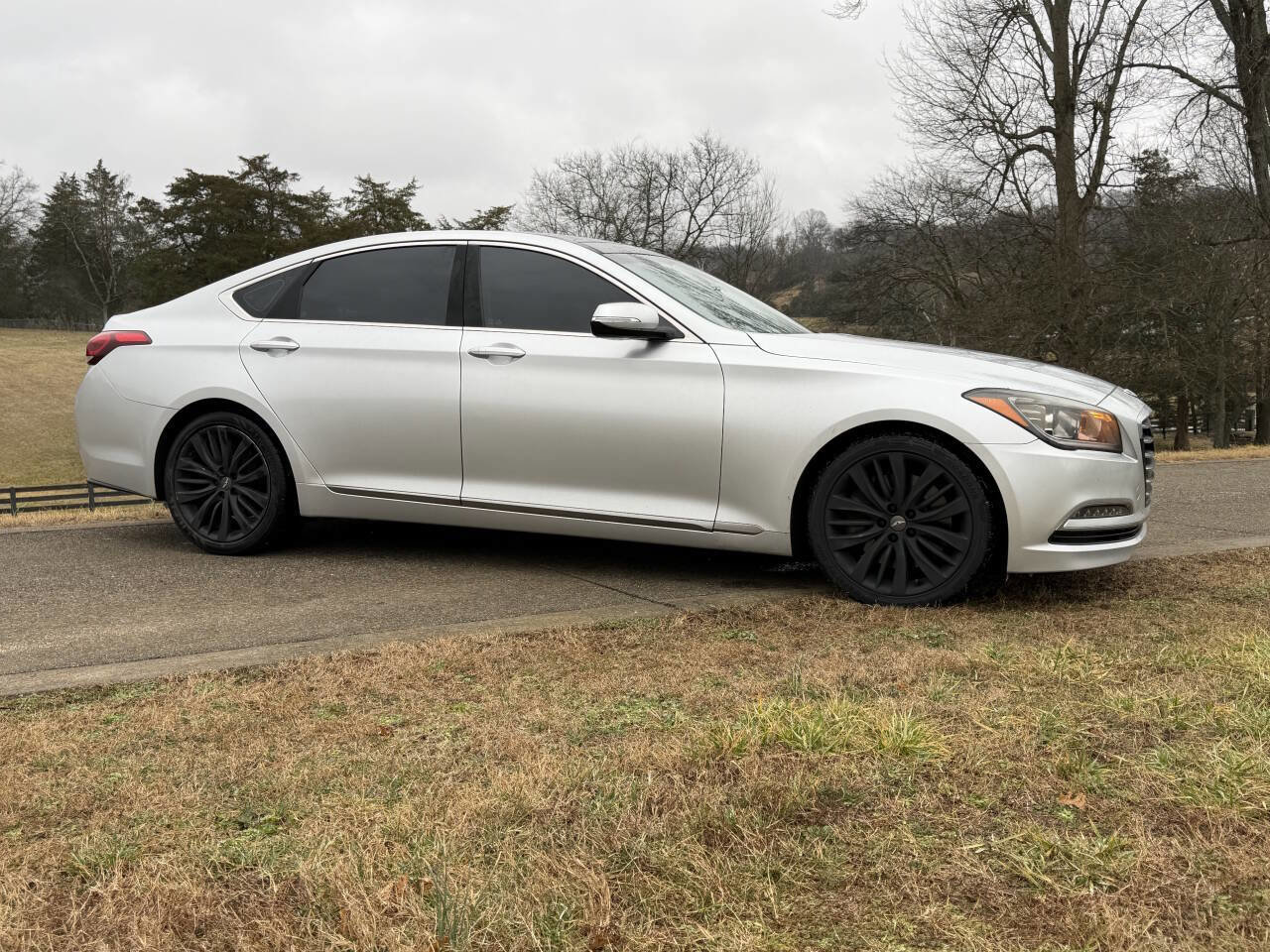 Used 2015 Hyundai Genesis 5.0 image 7