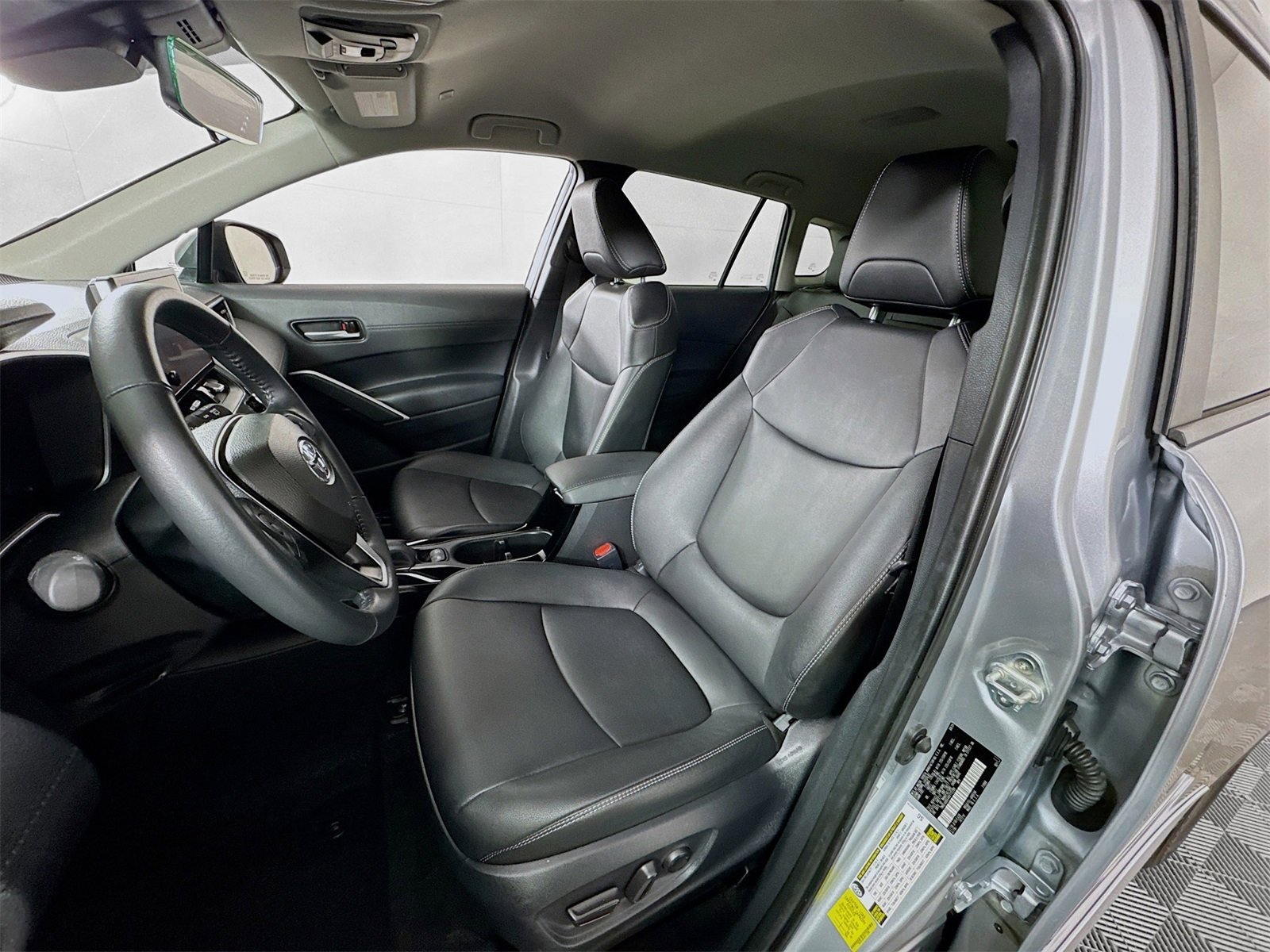 Used 2024 Toyota Corolla Cross XLE image 13