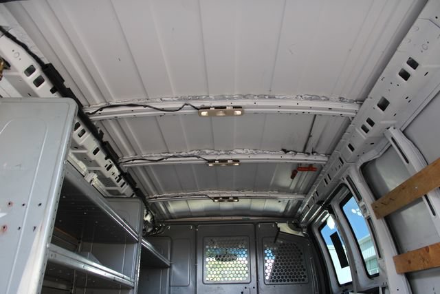 Used 2017 GMC Savana 2500 RWD image 31