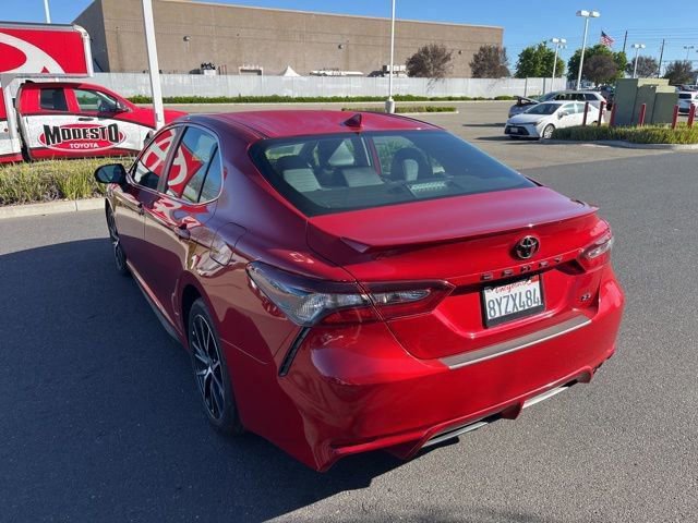 Used 2022 Toyota Camry SE image 7
