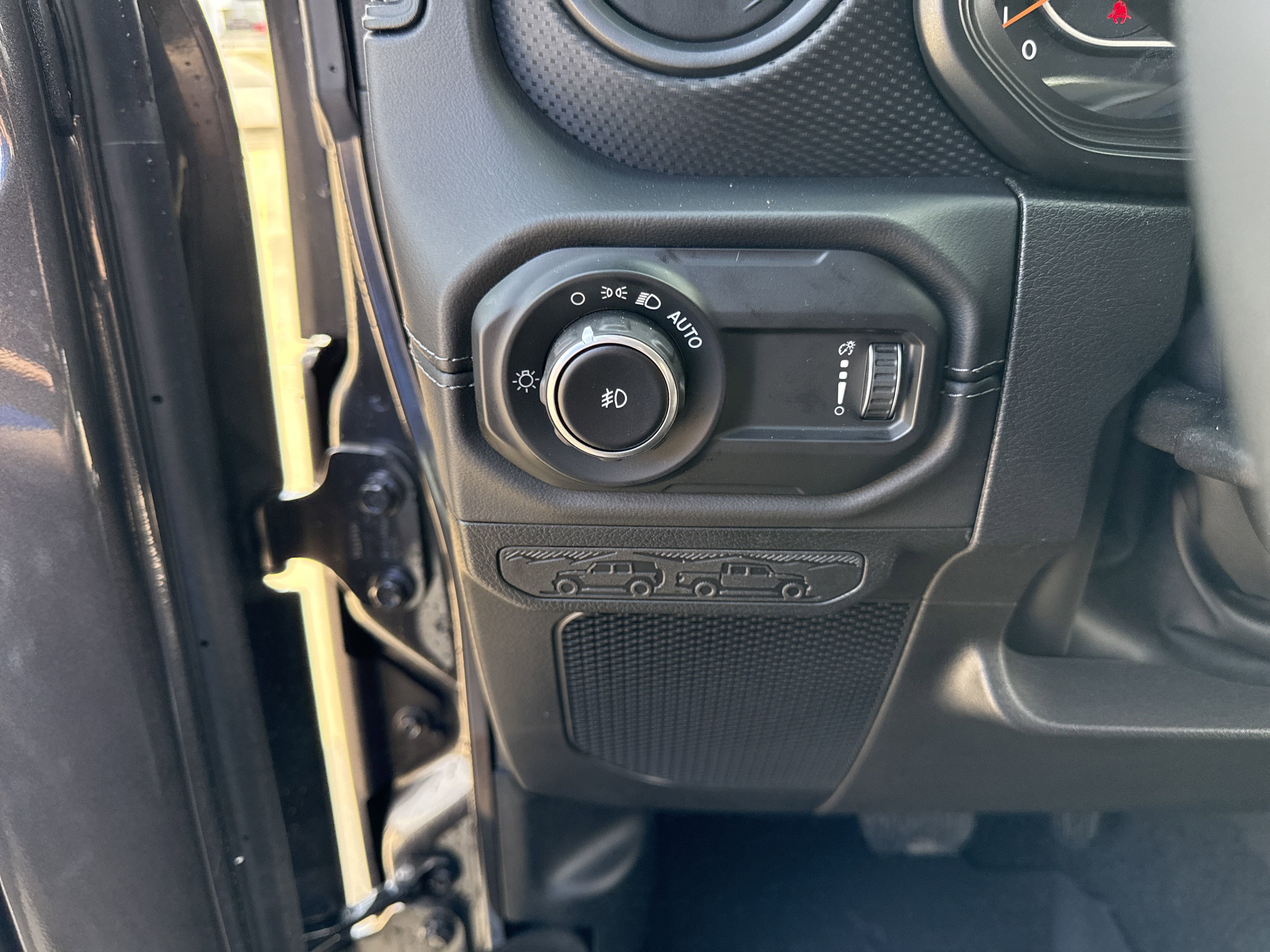 New 2025 Jeep Wrangler Unlimited Rubicon w/ Technology Group image 15