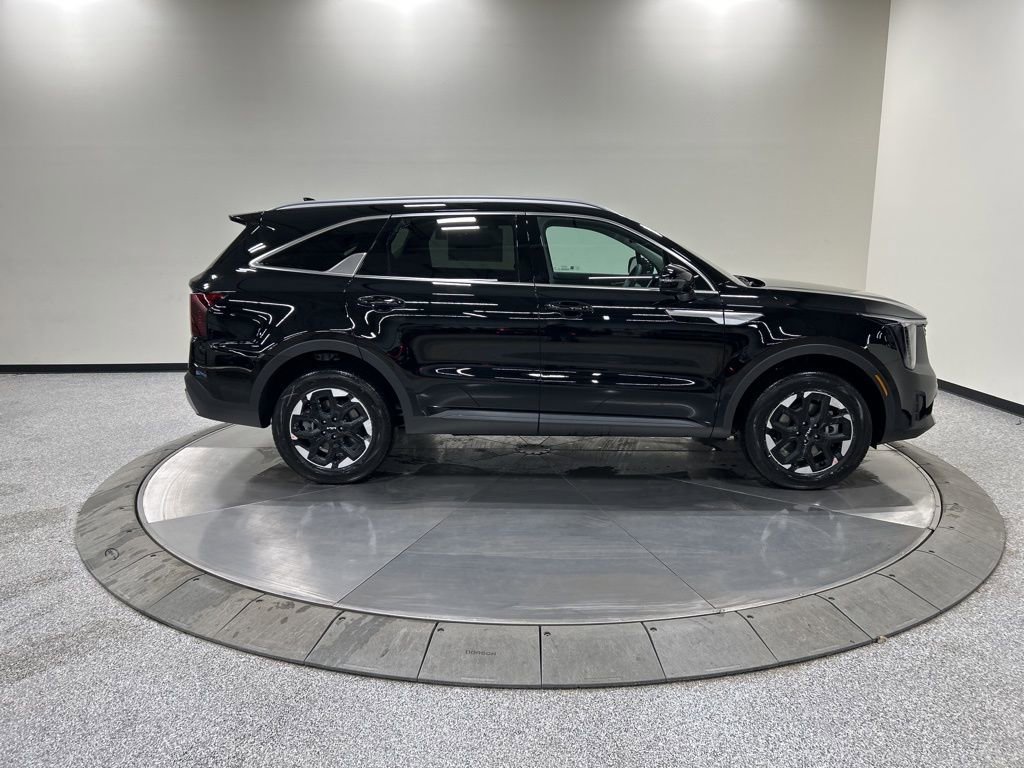 New 2026 Kia Sorento S image 4