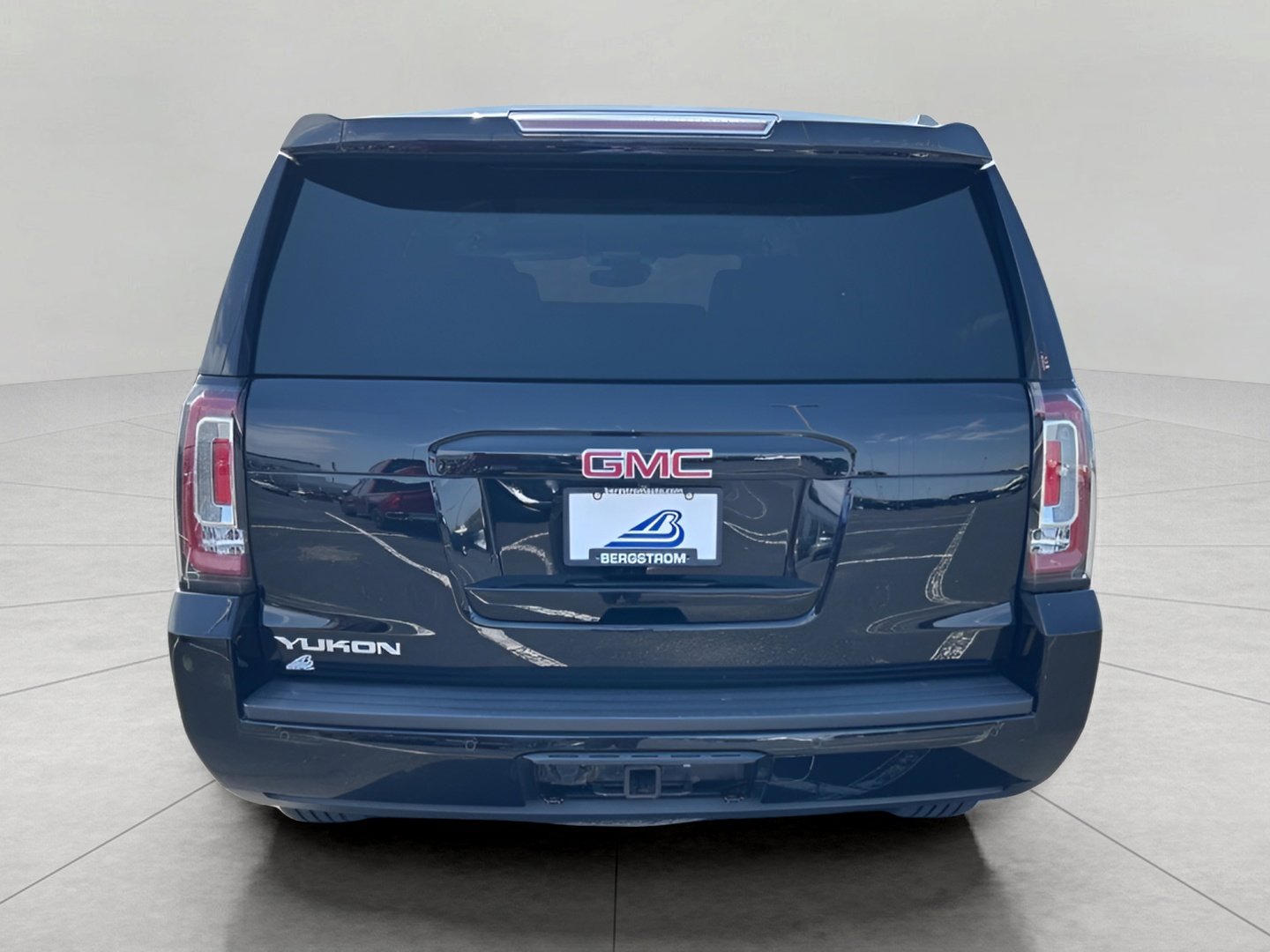 Used 2017 GMC Yukon SLT AWD/4WD image 6