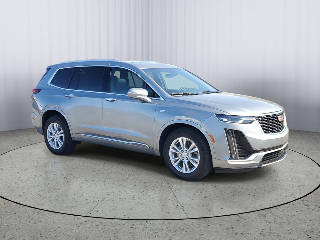 Used 2024 Cadillac XT6 Luxury w/ LPO, Floor Liner Package FWD image 2