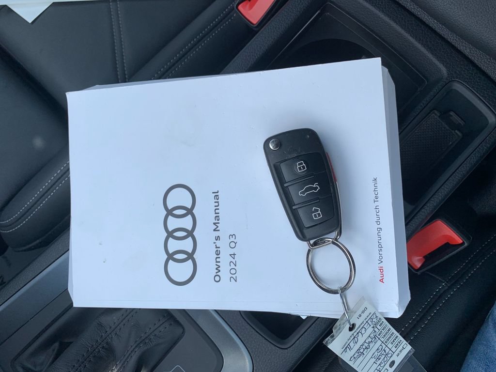 Used 2024 Audi Q3 2.0T Premium Plus AWD/4WD image 9