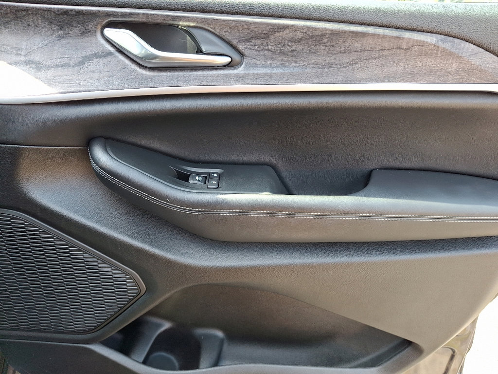 Used 2024 Jeep Grand Cherokee Limited image 10