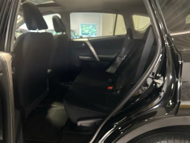 Used 2015 Toyota RAV4 XLE AWD/4WD image 30
