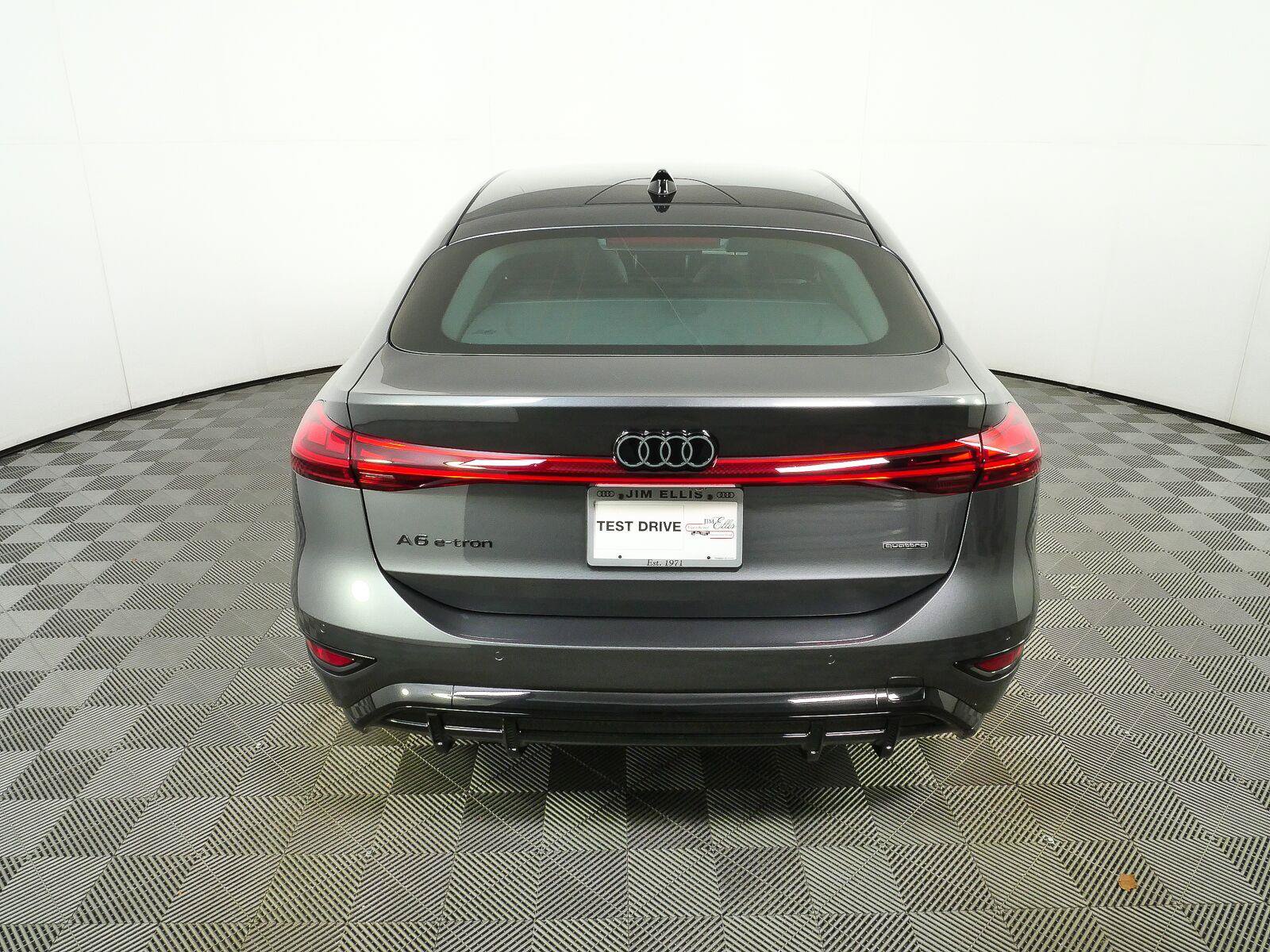 New 2027 Audi A6 e-tron Prestige AWD/4WD image 32