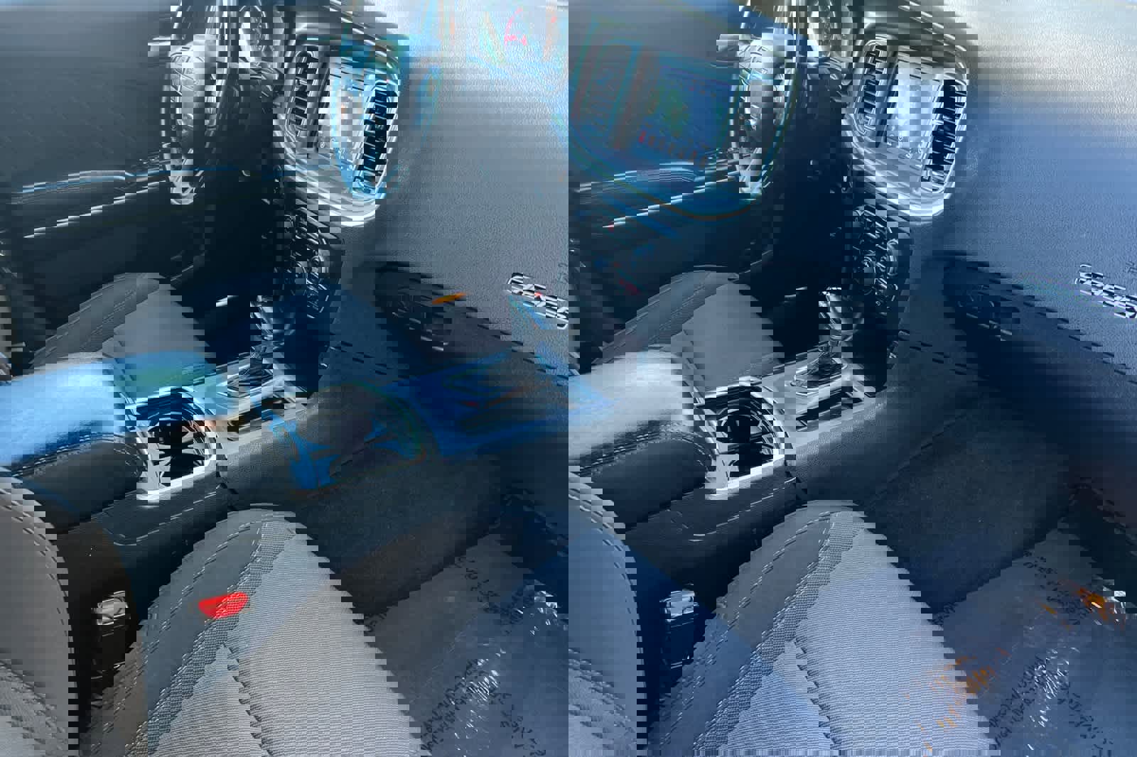 Used 2020 Dodge Charger SXT image 16