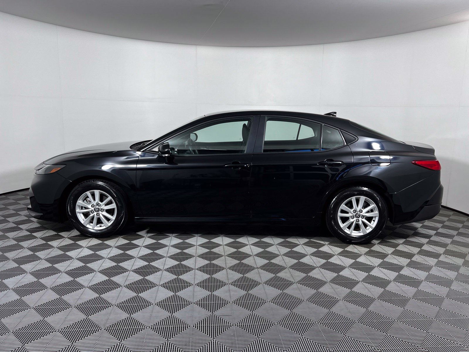 Certified 2025 Toyota Camry LE FWD image 8