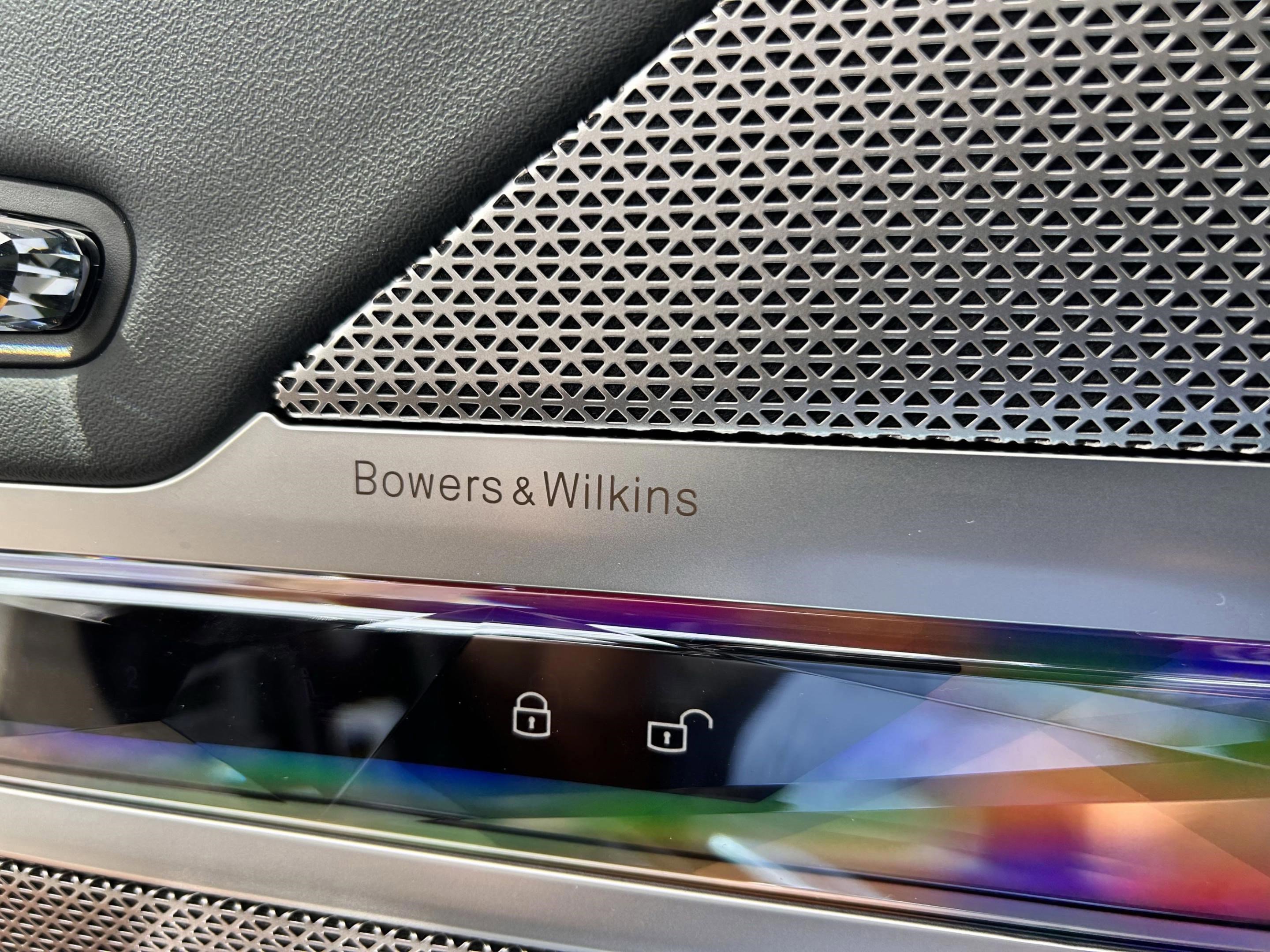 Used 2025 BMW 740i w/ Premium Package image 24