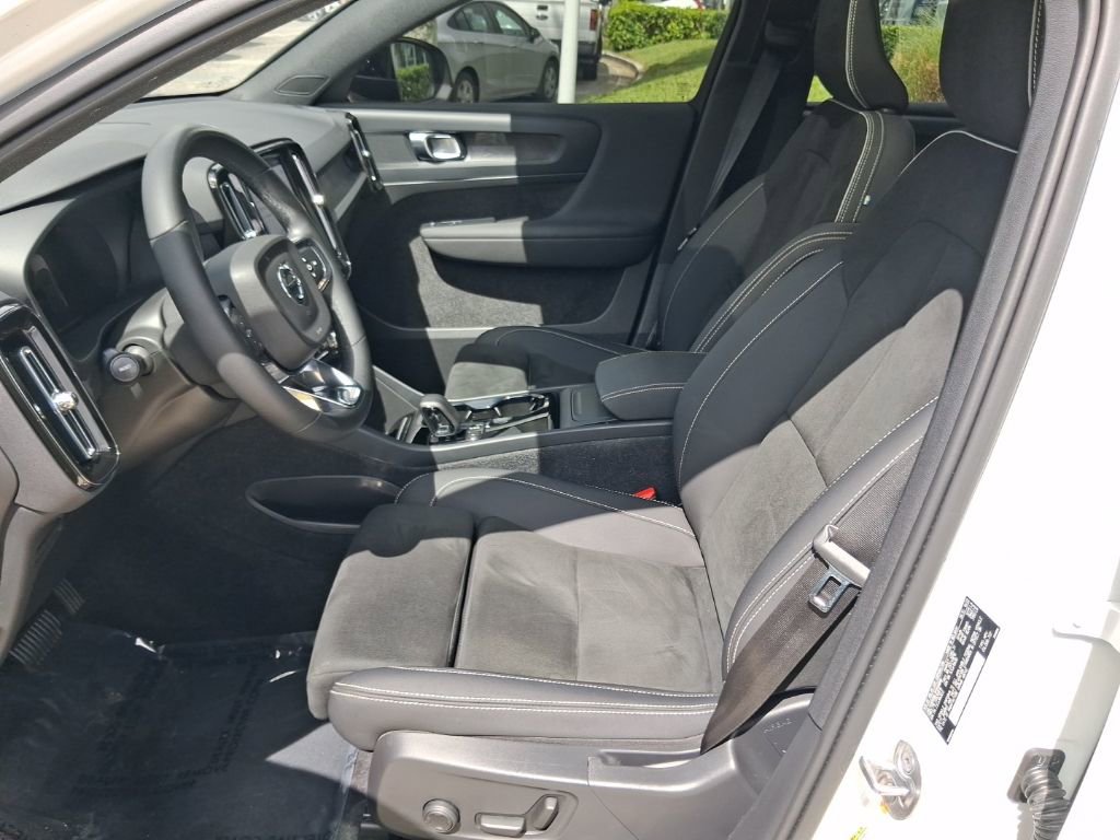 Used 2023 Volvo C40 P8 Recharge Plus image 14