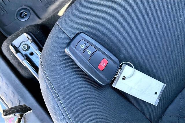 Used 2022 Toyota C-HR XLE image 11