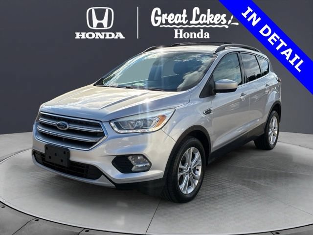 Used 2017 Ford Escape SE w/ Equipment Group 201A AWD/4WD image 2