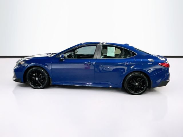 Used 2025 Toyota Camry SE w/ Convenience Package AWD/4WD image 4