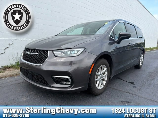 Used 2023 Chrysler Pacifica Touring-L