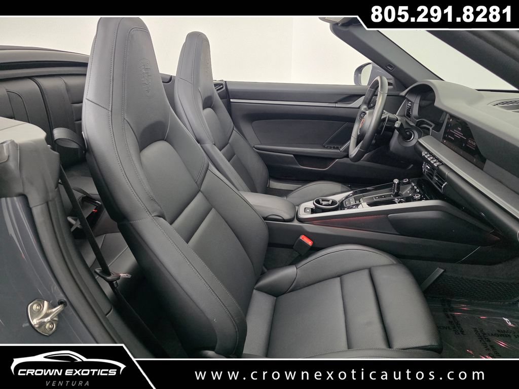 Used 2025 Porsche 911 Carrera w/ Premium Package RWD image 37