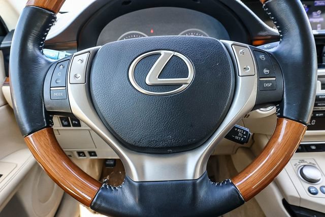 Used 2013 Lexus ES 300h w/ Luxury Pkg FWD image 26