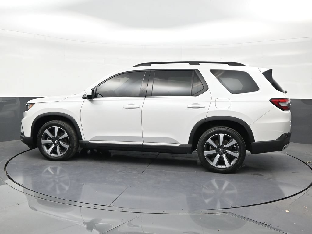 Used 2024 Honda Pilot Touring image 2