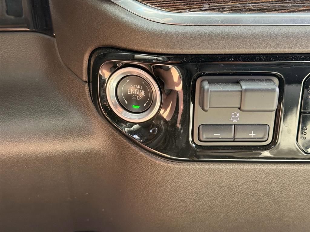 Used 2025 GMC Sierra 1500 SLE image 29