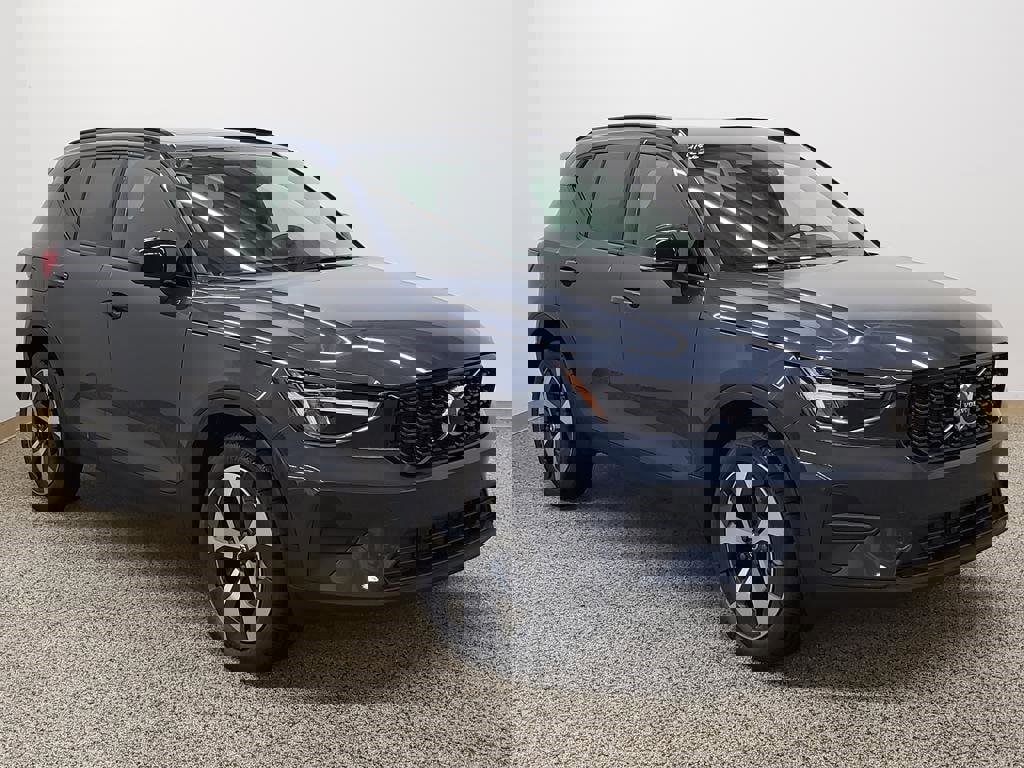 New 2026 Volvo XC40 B5 Core w/ Protection Package Premier