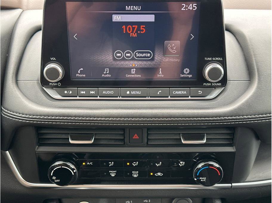 Used 2023 Nissan Rogue S image 17