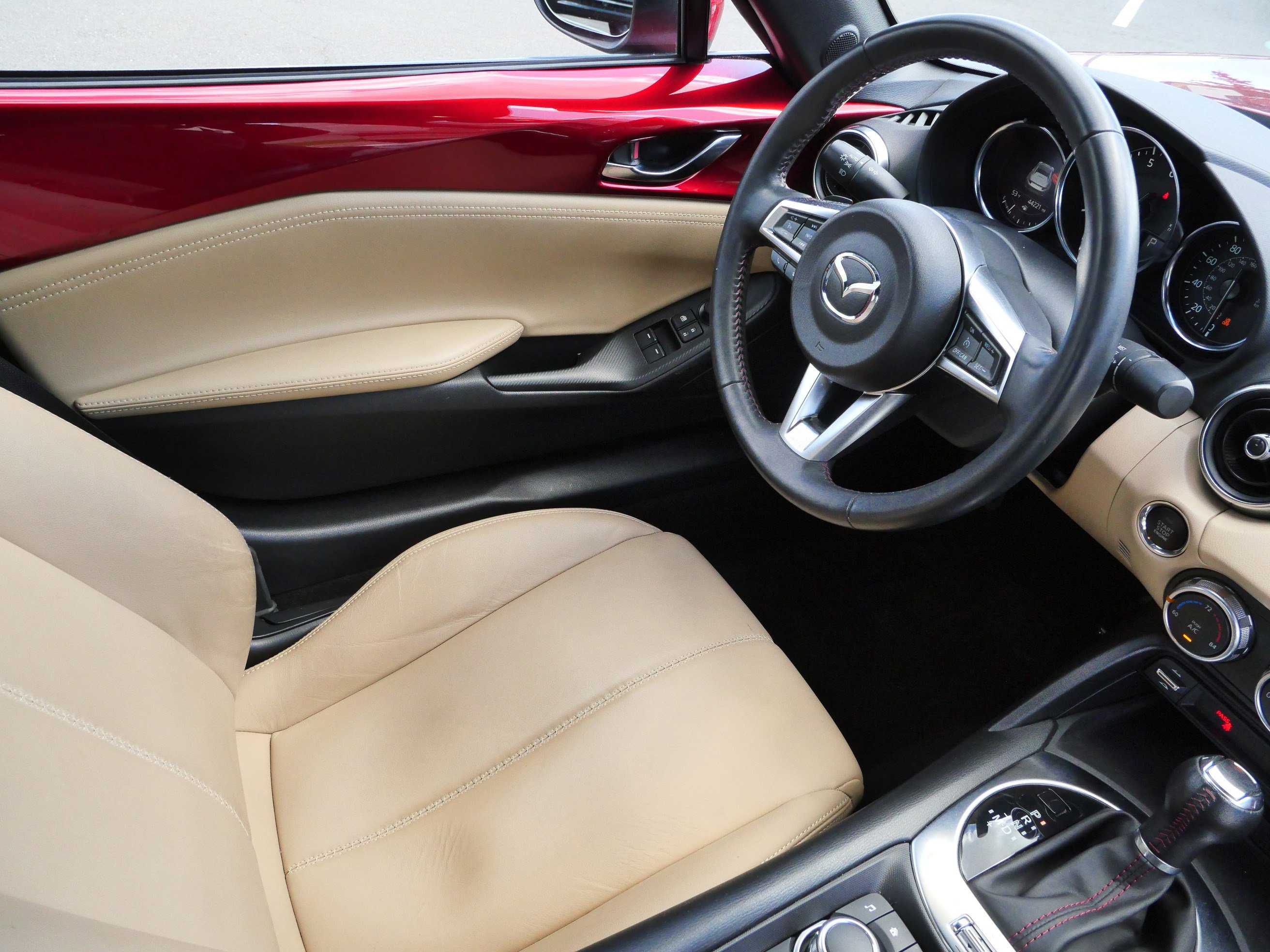 Used 2019 MAZDA MX-5 Miata RF Grand Touring RWD image 9