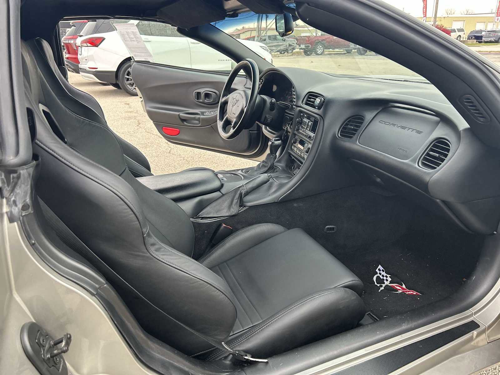 Used 2001 Chevrolet Corvette Convertible w/ Preferred Equipment Group2 image 21