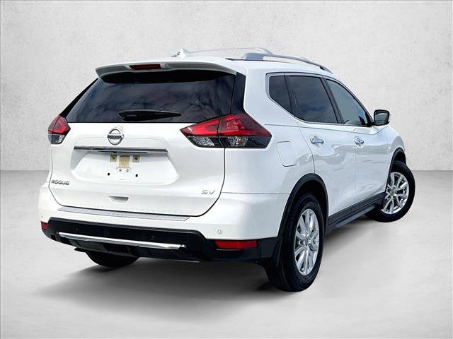 Used 2020 Nissan Rogue SV image 2