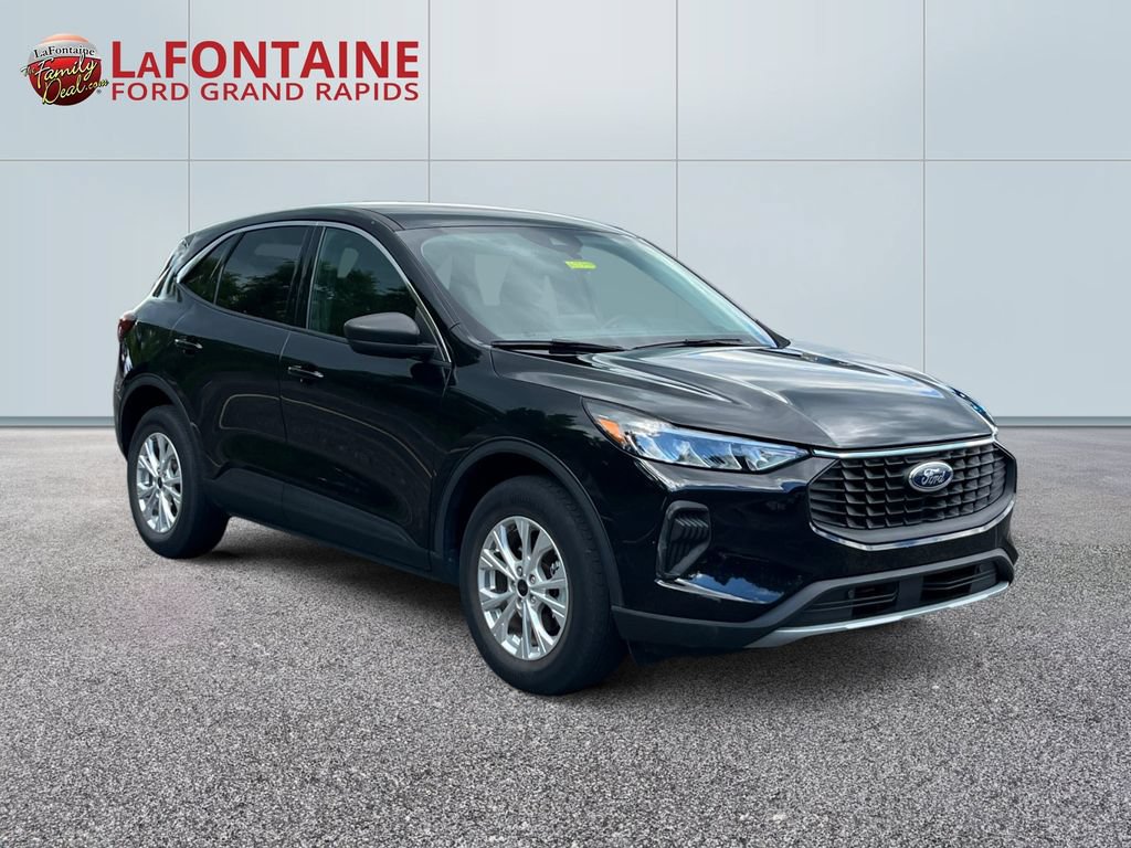 Used 2023 Ford Escape Active AWD/4WD image 3