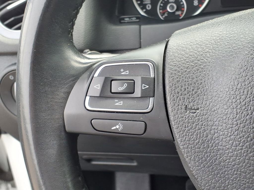 Used 2017 Volkswagen Tiguan S image 19