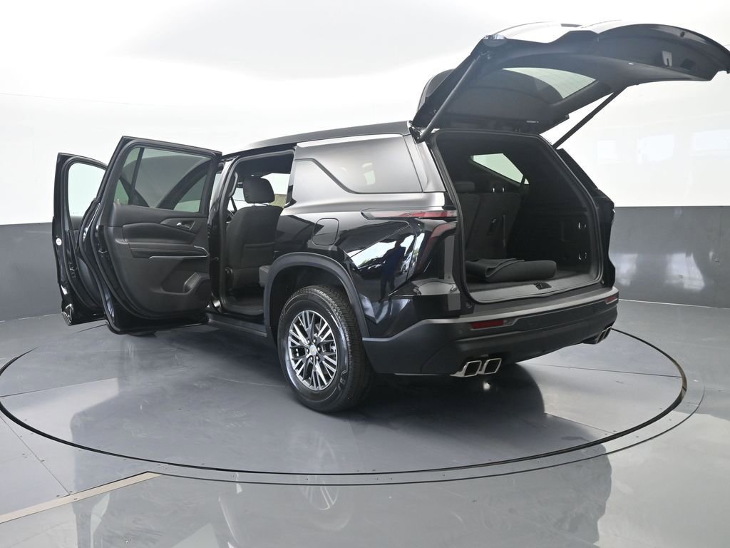 Used 2024 Chevrolet Traverse LS image 83