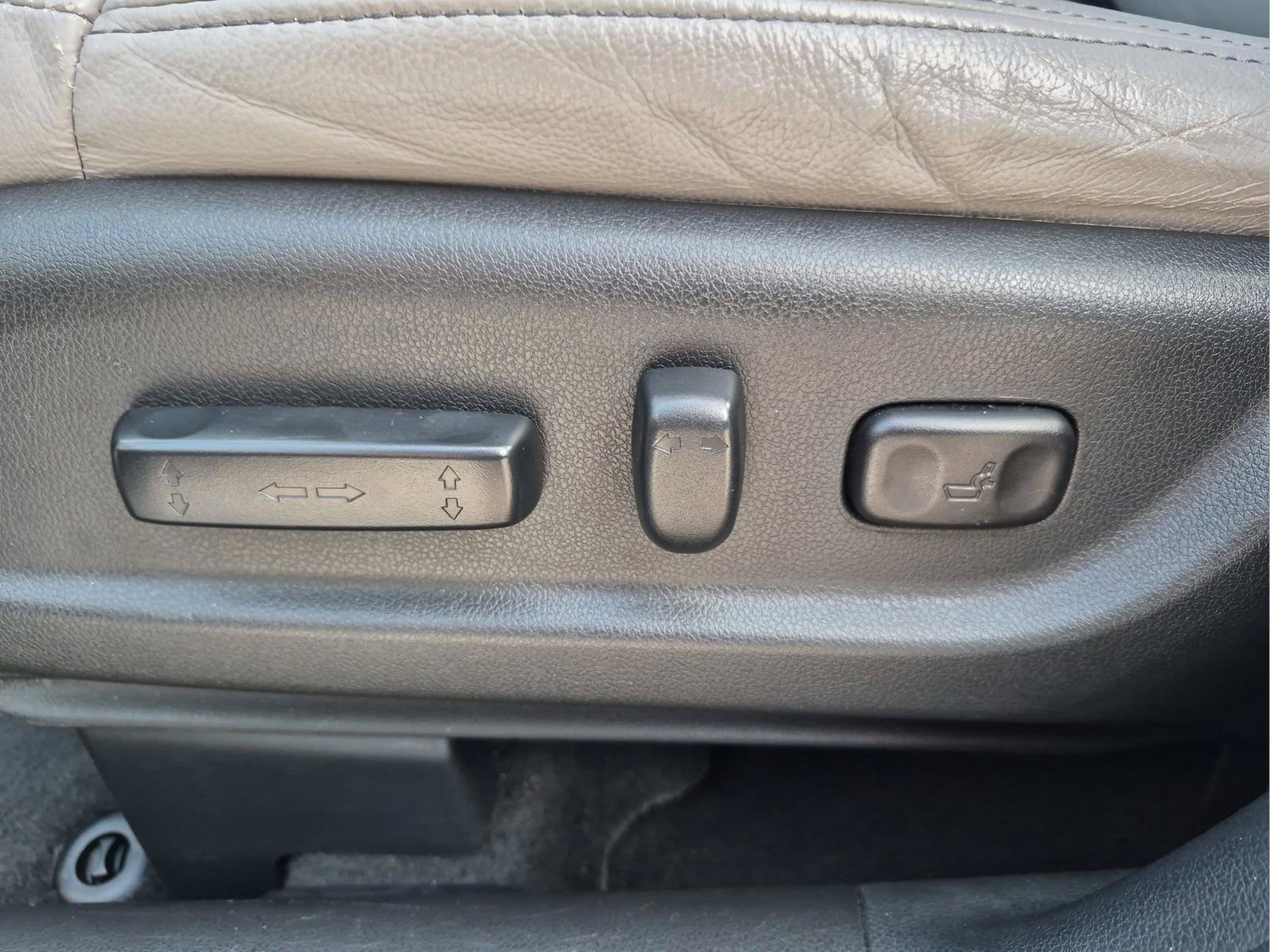 Used 2016 Honda CR-V Touring image 14